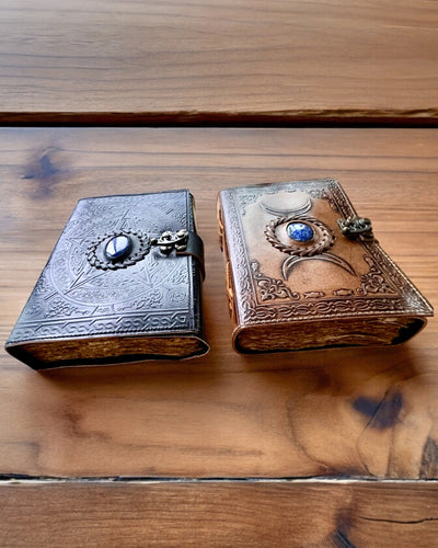 Premium Dagboek, Antiek ontwerp, Leren Notitieboek "Magische Kroniek" 200 pagina's, 2 varianten beschikbaar, personalisatie met gravure