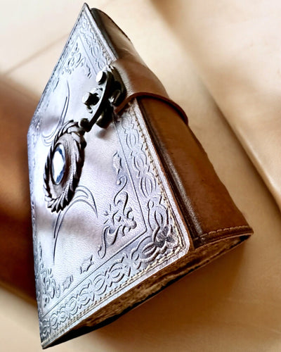 Premium Dagboek, Antiek ontwerp, Leren Notitieboek "Magische Kroniek" 200 pagina's, 2 varianten beschikbaar, personalisatie met gravure