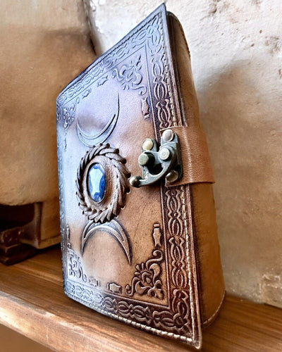 Premium Dagboek, Antiek ontwerp, Leren Notitieboek "Magische Kroniek" 200 pagina's, 2 varianten beschikbaar, personalisatie met gravure