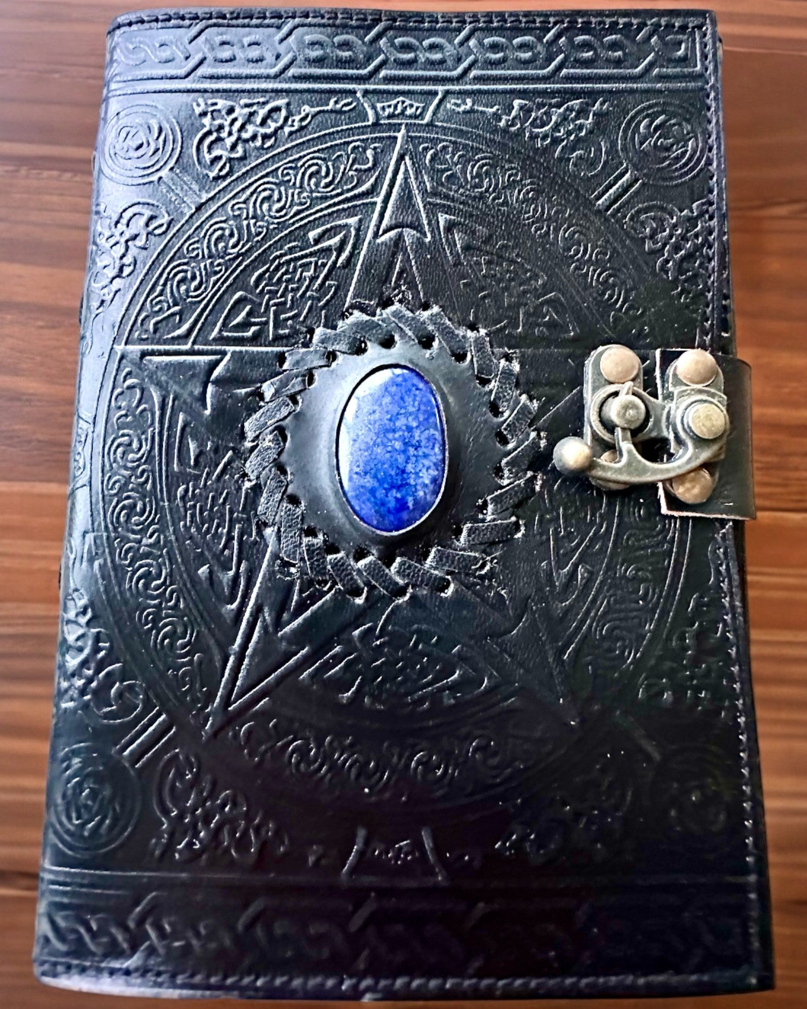 Premium Dagboek, Antiek ontwerp, Leren Notitieboek "Magische Kroniek" 200 pagina's, 2 varianten beschikbaar, personalisatie met gravure