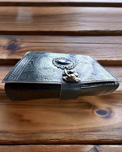 Premium Dagboek, Antiek ontwerp, Leren Notitieboek "Magische Kroniek" 200 pagina's, 2 varianten beschikbaar, personalisatie met gravure