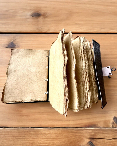 Premium Dagboek, Antiek ontwerp, Leren Notitieboek "Magische Kroniek" 200 pagina's, 2 varianten beschikbaar, personalisatie met gravure