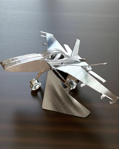 Metalen Model Jachtvliegtuig "SkyRaptor" – roestvrij staal, gepersonaliseerde gravure als cadeau