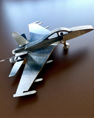 Metalen Model Jachtvliegtuig "SkyRaptor" – roestvrij staal, gepersonaliseerde gravure als cadeau