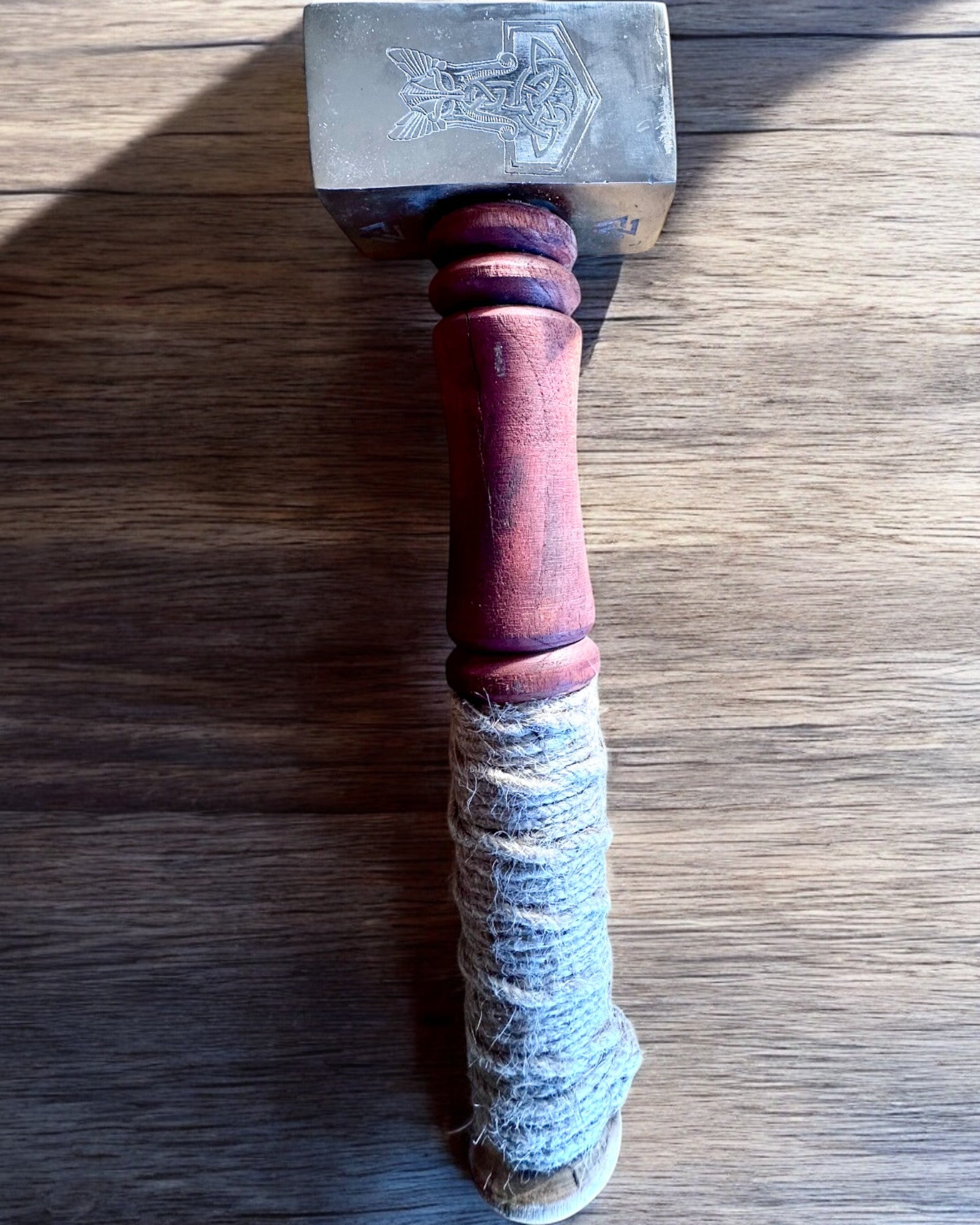 Mjölnir Hamer van de Skalds – 33 cm, Handgesmede Vikinghamer met Gravure-optie