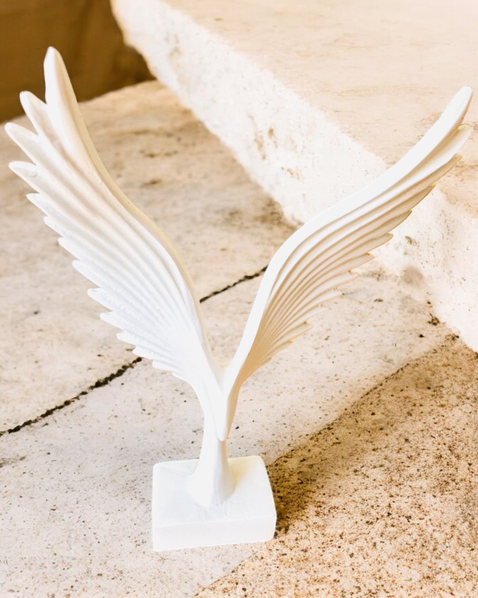 Elegante Engelvleugelfiguur 15 cm hoog – "Skrzydlaci Strażnicy", mogelijkheid tot personalisatie met gravure als cadeau, personalisatie, 2 kleuropties