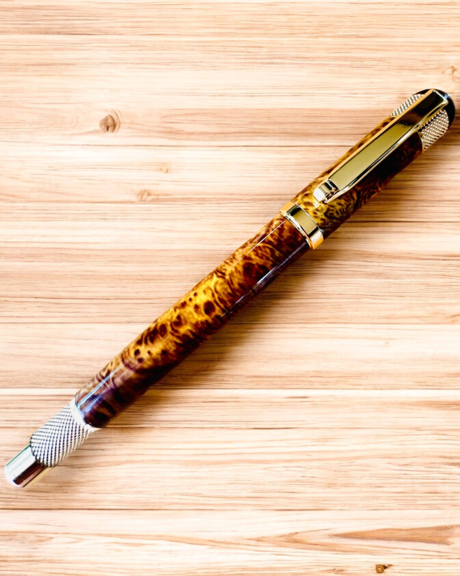 Elegante pen "Majestic" met personalisatiemogelijkheid als cadeau, 2 kleuropties om uit te kiezen
