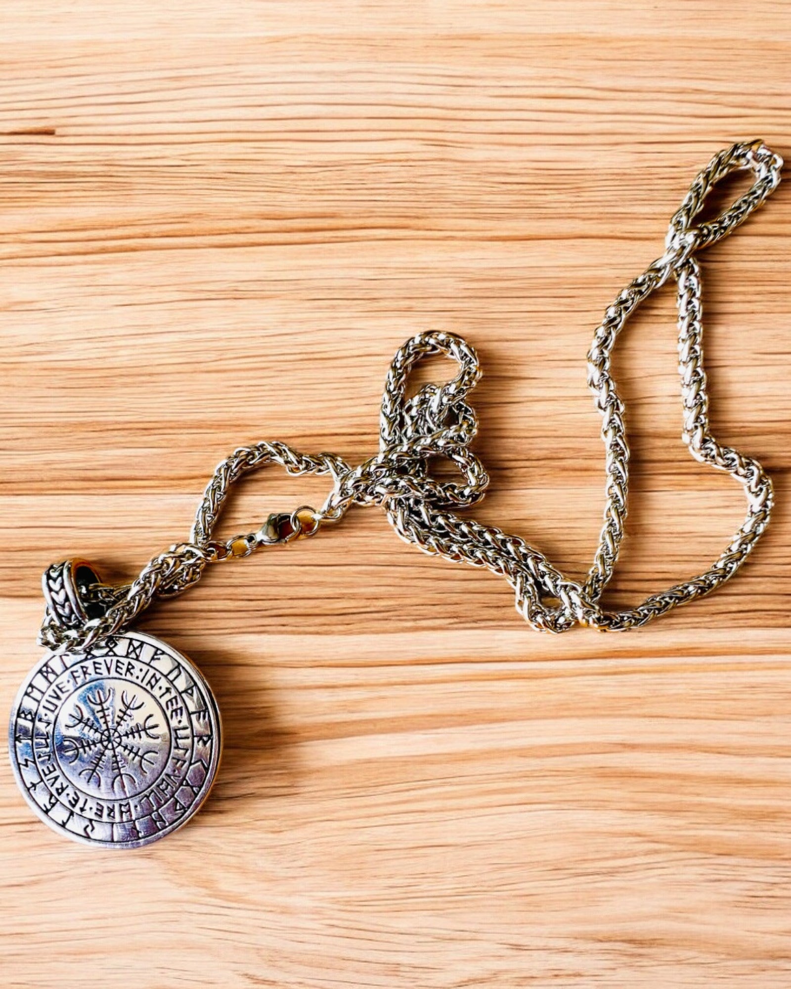 Ketting "Levensboom" van roestvrij staal met personalisatie, met het symbool Aegishjalmur, (Helm van Ontzag)
