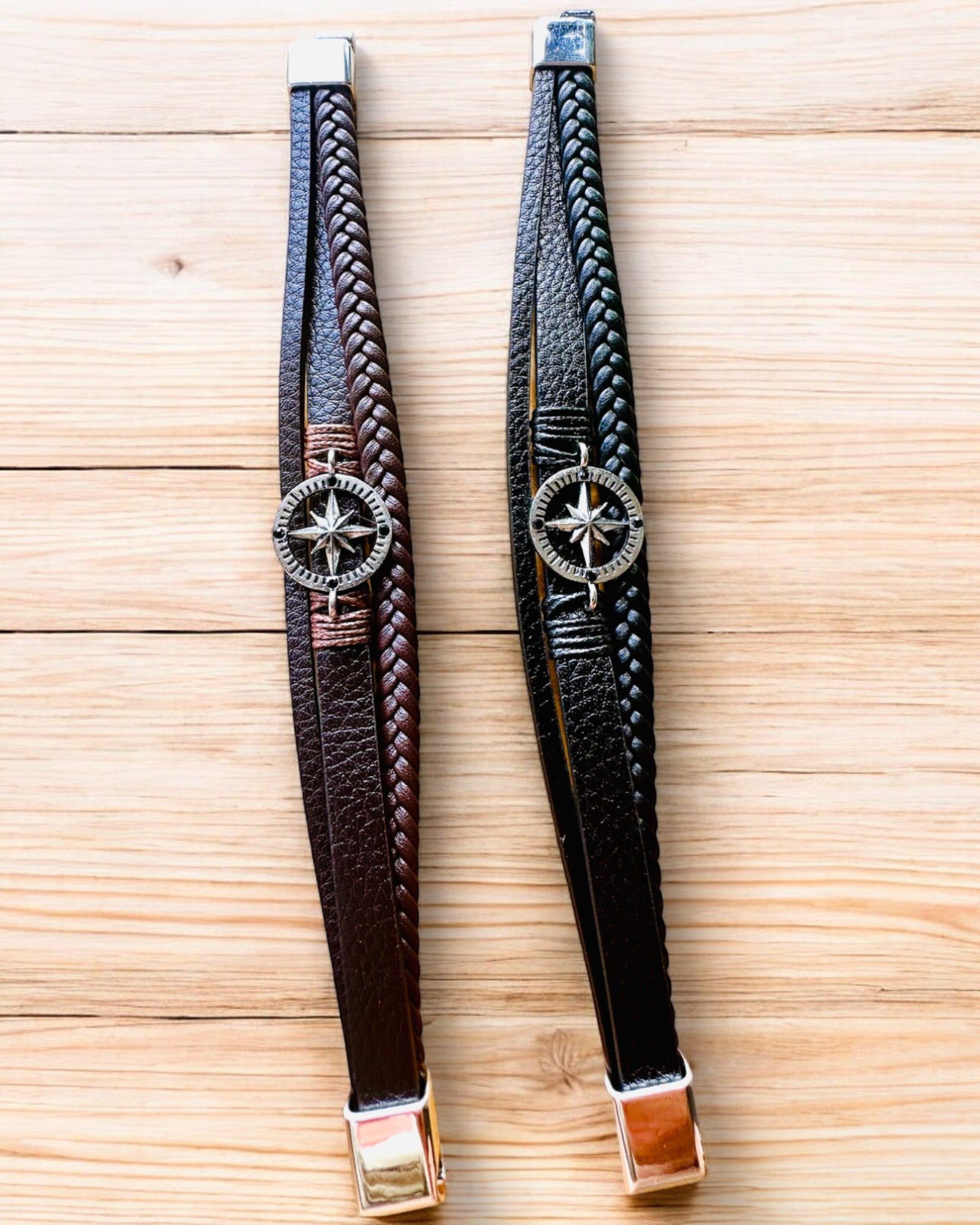 Armband "Compass Adventure" - mogelijkheid tot personalisatie met gravure als cadeau, 2 kleuropties om uit te kiezen