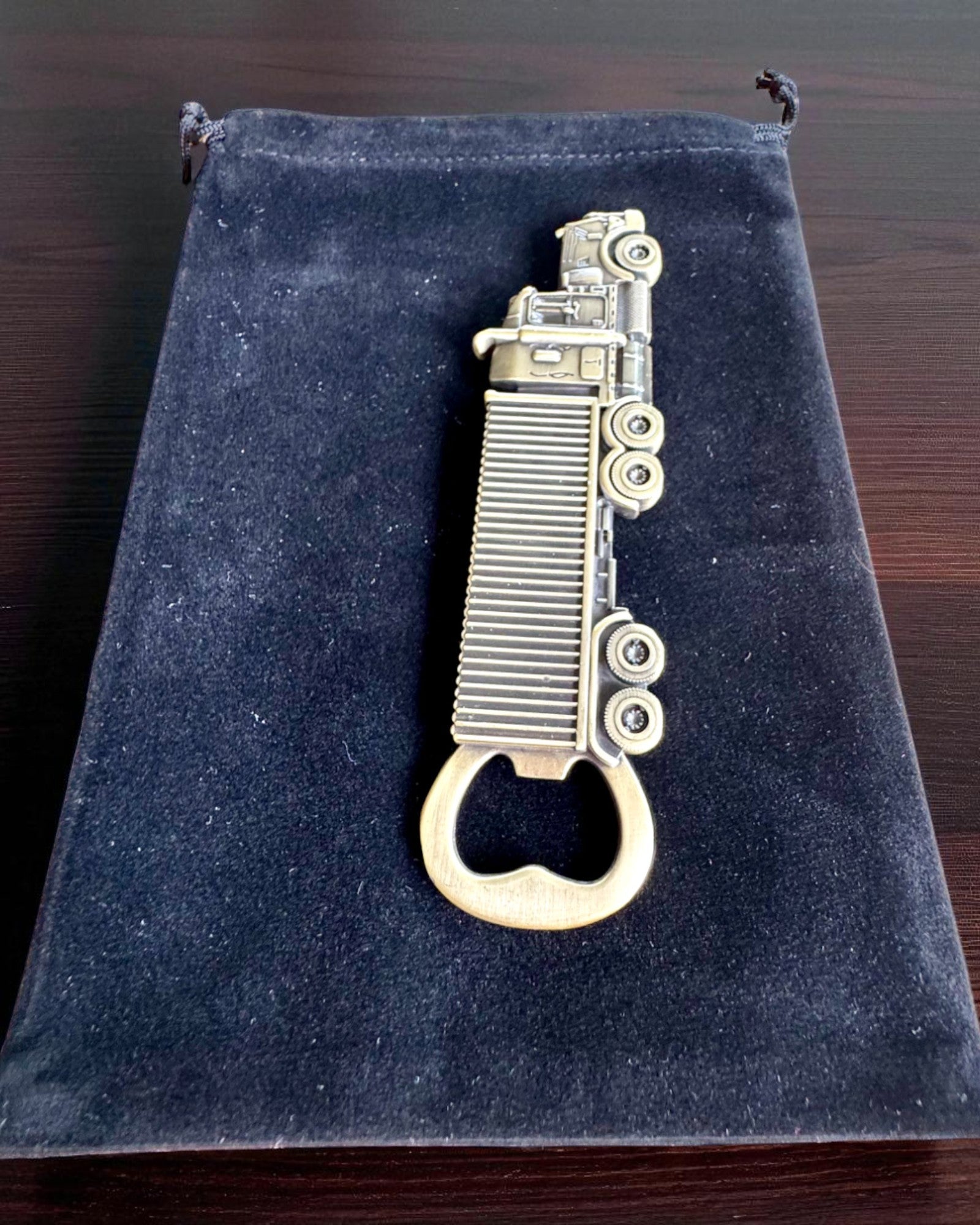 Flesopener Vintage Motorvoertuigen - 3 varianten, personalisatie met gravure als cadeau