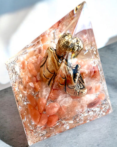 Piramide "Meditatie van Rust" met Edelstenen