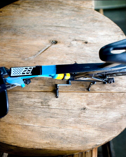 Miniatuurmodel van een triatlonfiets "SpeedStorm 1.2" personalisatie met gravure als cadeau
