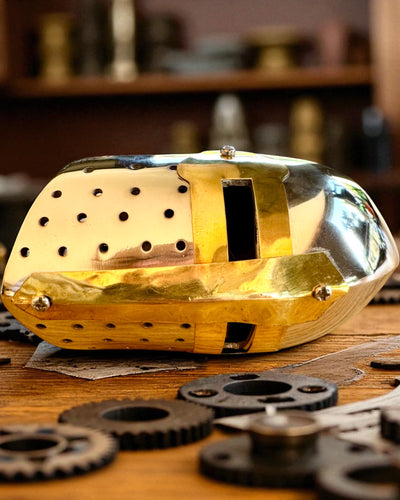 Mini Ridderhelm „Guardian” van messing – handgemaakt, 12 cm, mogelijkheid tot personalisatie met gravure als cadeau