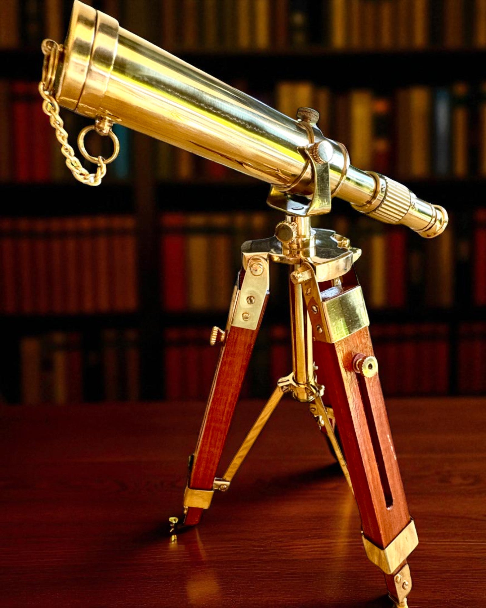 Hemelkoepel op Houten Standaard 41 cm, mogelijkheid tot personalisatie met gravure als cadeau