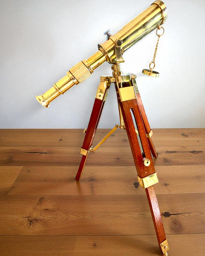 Hemelkoepel op Houten Standaard 41 cm, mogelijkheid tot personalisatie met gravure als cadeau