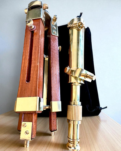 Hemelkoepel op Houten Standaard 41 cm, mogelijkheid tot personalisatie met gravure als cadeau