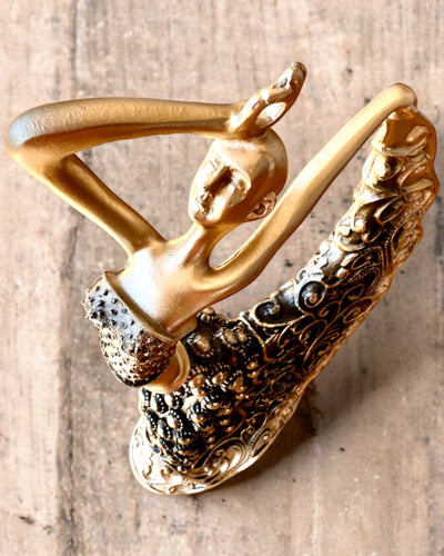 Elegante Sculptuur "Danseres van de Gouden Glans", 29 cm hoog, met mogelijkheid tot graveren als cadeau