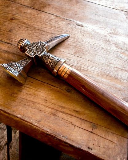 Wandelstok - WIKING met een kop in de vorm van een strijdhamer, mogelijkheid tot personalisatie met gravure als cadeau