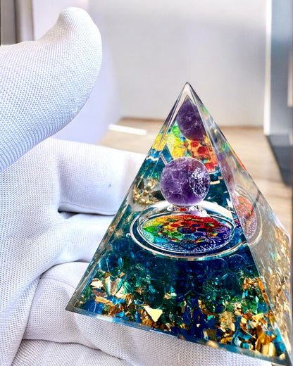 Orgonitische Energiepiramide "Mystic Aura"