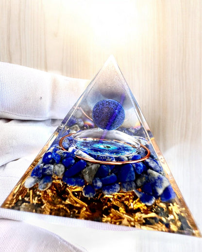 Orgonitische Energiepiramide "Zenith" met Lapis Lazuli, ideaal als cadeau