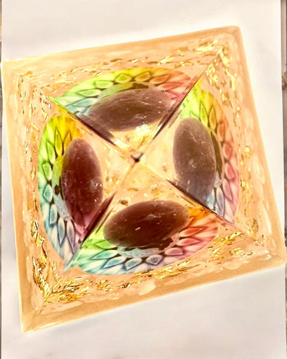 Orgonitische Energiepiramide "Harmonie van Licht" - Kristallen, als cadeau
