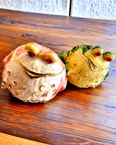 Elegante decoratieve doos "Żabi Skarb" als cadeau personalisatie, met graveeroptie