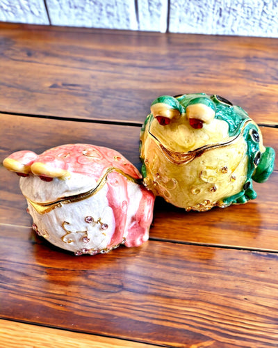 Elegante decoratieve doos "Żabi Skarb" als cadeau personalisatie, met graveeroptie