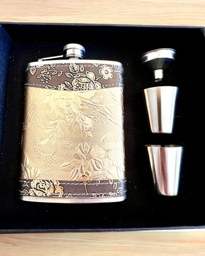 Elegante heupfles "Golden Rose" met set glazen, personalisatie met gravure als cadeau