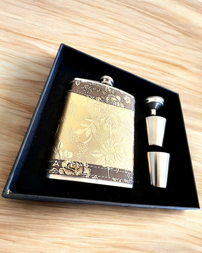 Elegante heupfles "Golden Rose" met set glazen, personalisatie met gravure als cadeau