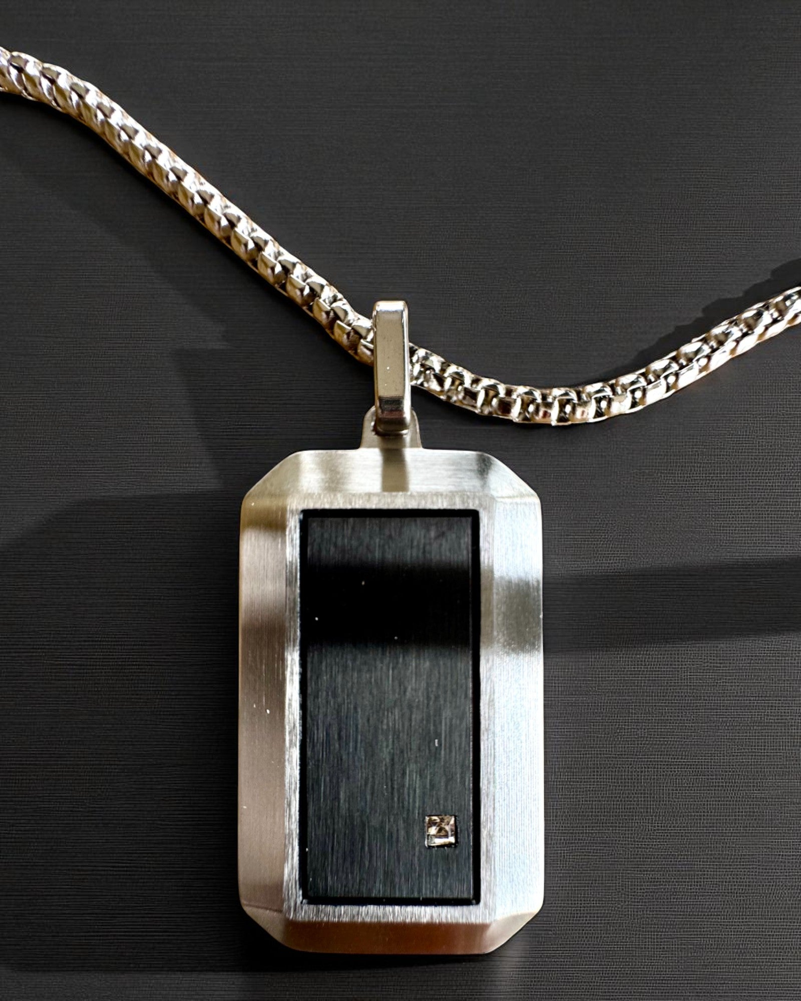 Herenketting Dog Tag „SteelVision” – roestvrij staal, 15 varianten, personalisatie met gravure