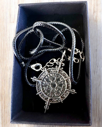 Amulet Noorderkrijger - Vikingkompas, mogelijkheid tot personalisatie met gravure als cadeau, 2 varianten om uit te kiezen