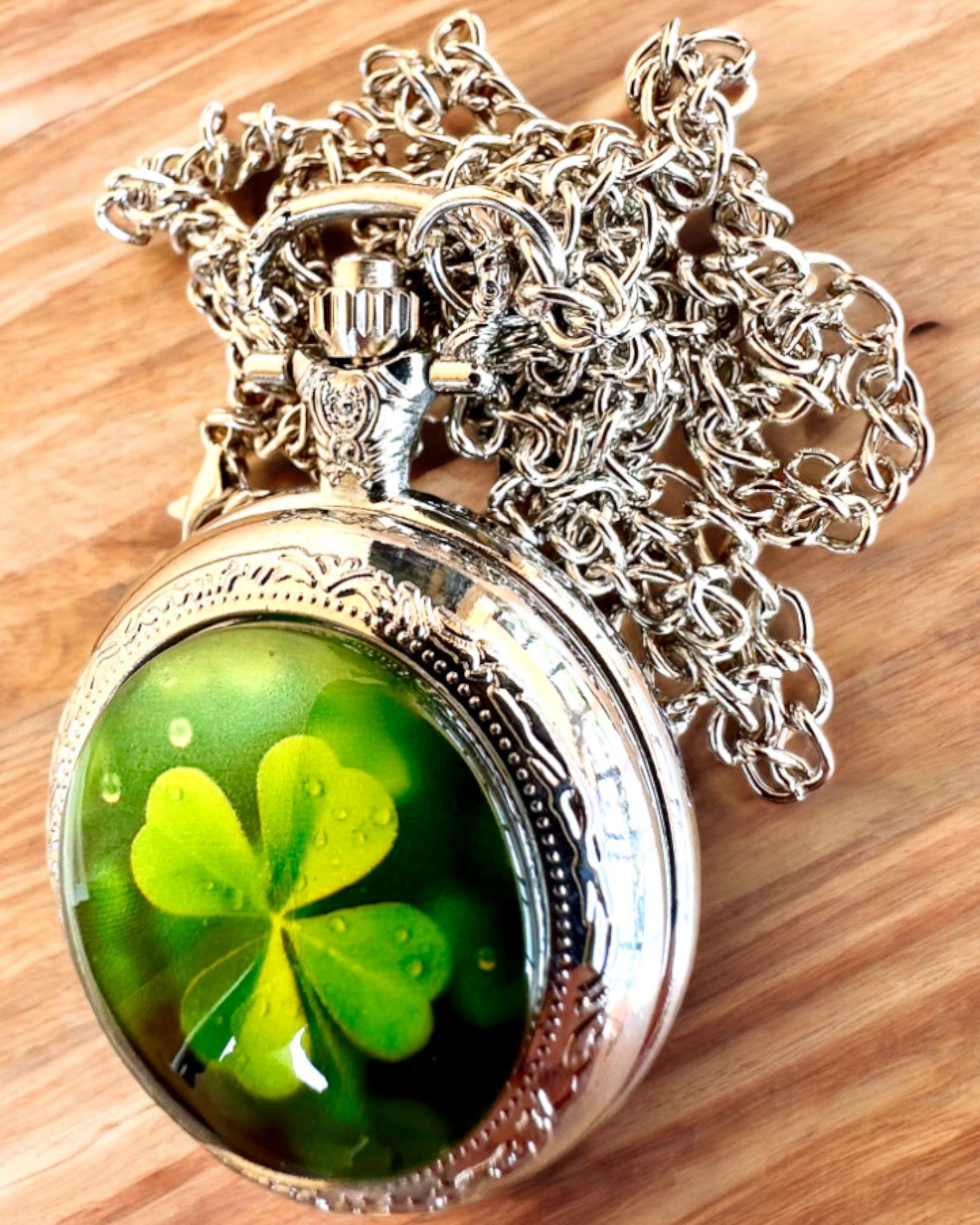 Zakhorloge "CloverTime" met klavertjeviermotief, mogelijkheid tot personalisatie met gravure als cadeau