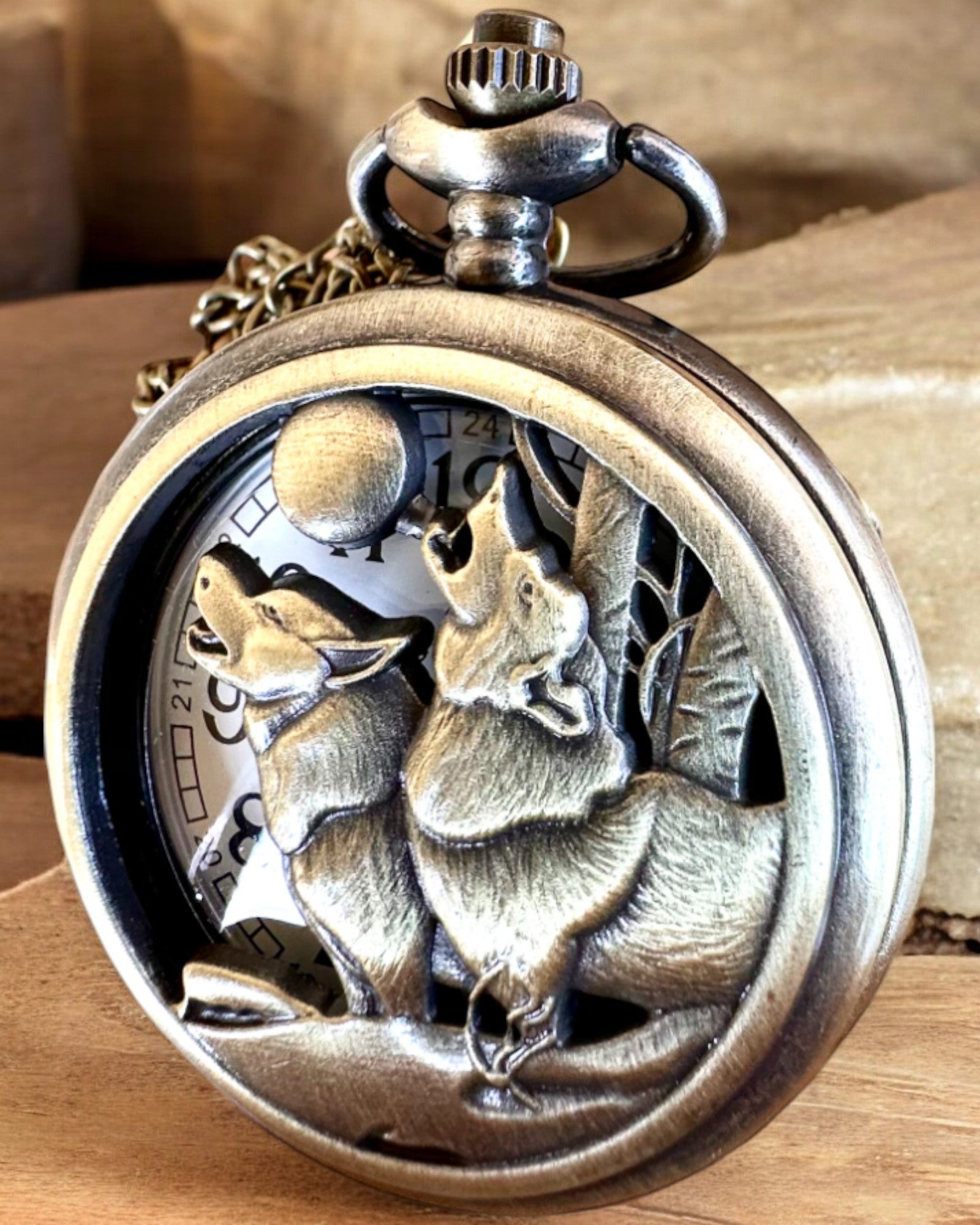 „Luna Wolf” – Stijlvolle Zakhorloge met Wolven, mogelijkheid tot personalisatie met gravure als cadeau