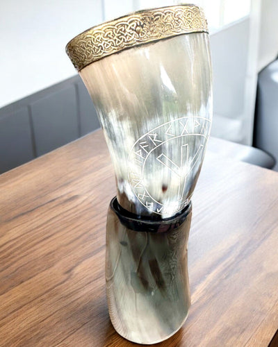 Hoornbeker "Viking Valor" - Handgegraveerd, Premium Kwaliteit - 4 varianten beschikbaar