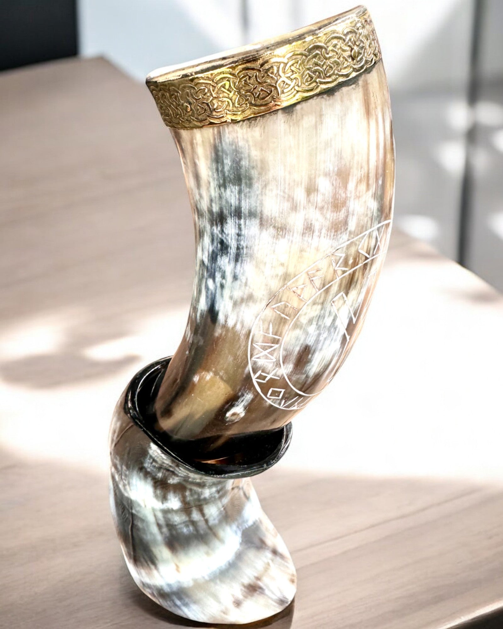 Hoornbeker "Viking Valor" - Handgegraveerd, Premium Kwaliteit - 4 varianten beschikbaar