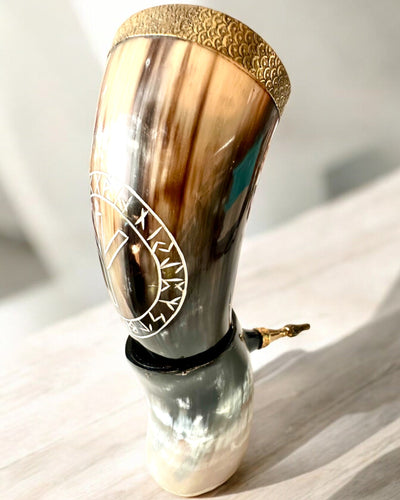 Hoornbeker "Viking Valor" - Handgegraveerd, Premium Kwaliteit - 4 varianten beschikbaar