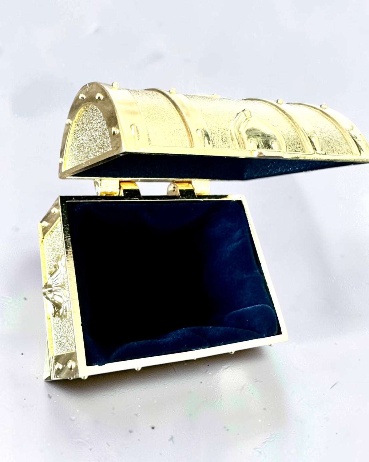 Metalen retro schatkist met gravure - zilverkleurig kistje 7x5x5 cm