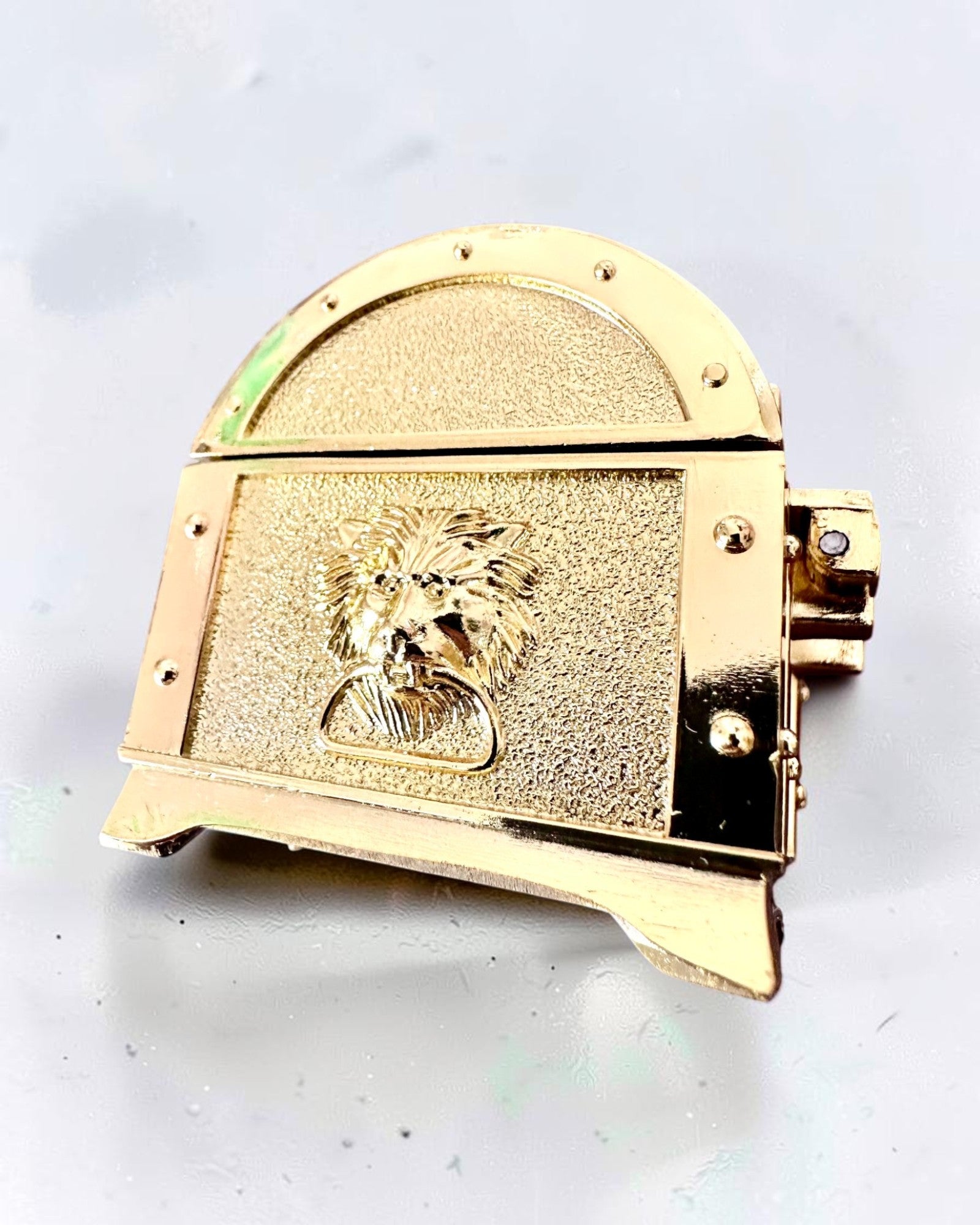 Metalen retro schatkist met gravure - zilverkleurig kistje 7x5x5 cm