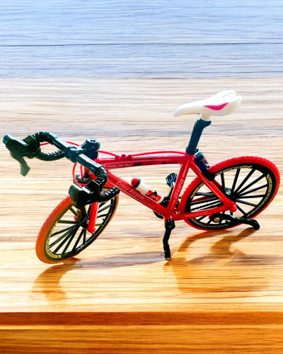 Miniatuur Metalen Model Rode Fiets "SpeedMaster" personalisatie met gravure als cadeau, 2 kleuropties