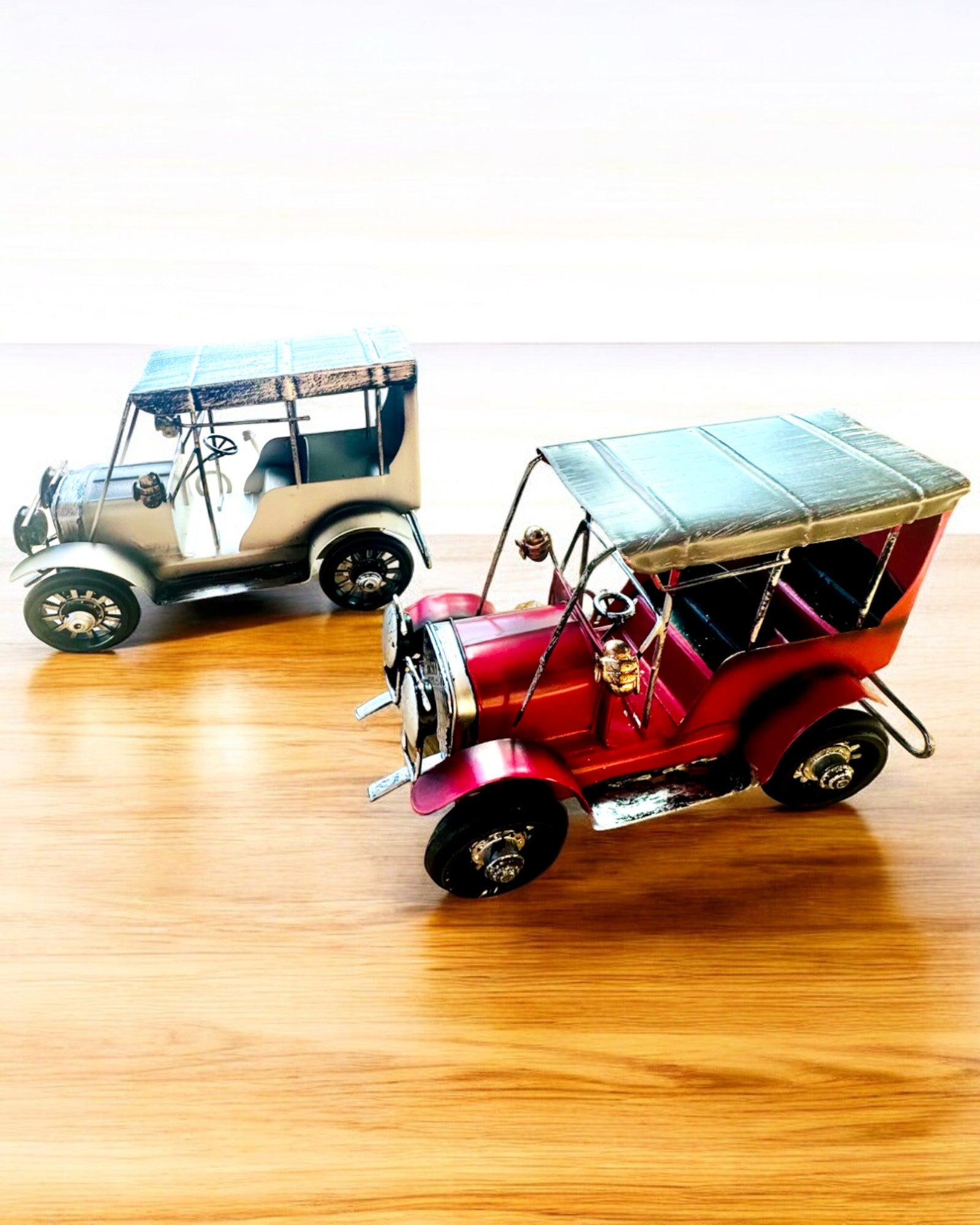 Klassiek Retro automodel - drie varianten met de optie voor graveren als cadeau