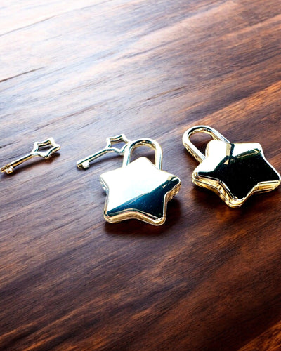 2 Stervormige mini-sloten met Gravure – Beveilig Je Dromen, gepersonaliseerd als cadeau, 2 kleuropties om uit te kiezen