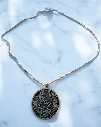 Amulet van de Geheimzinnige Kracht - Ketting met Gravure, 2 kleuropties beschikbaar