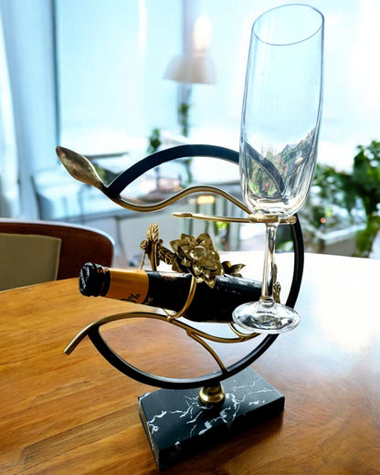 Standaard "Elegante Insect" - voor een wijnfles en glazen, hoogte 33 cm, mogelijkheid tot personalisatie met gravure als cadeau