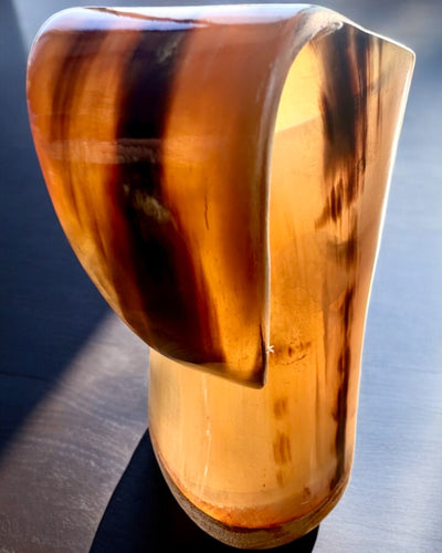 Compact, 350 ml, Gesneden Meesterwerk Bierpul met de mogelijkheid tot personalisatie met gravure - 2 kleuropties