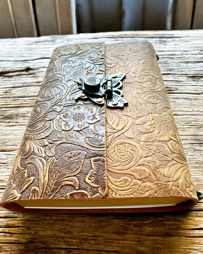 Luxe Retro Notitieboek met Leren Omslag - "Vintage Elegance", 480 pagina's, mogelijkheid tot personalisatie met gravure
