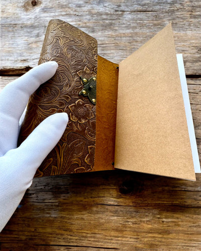 Luxe Retro Notitieboek met Leren Omslag - "Vintage Elegance", 480 pagina's, mogelijkheid tot personalisatie met gravure