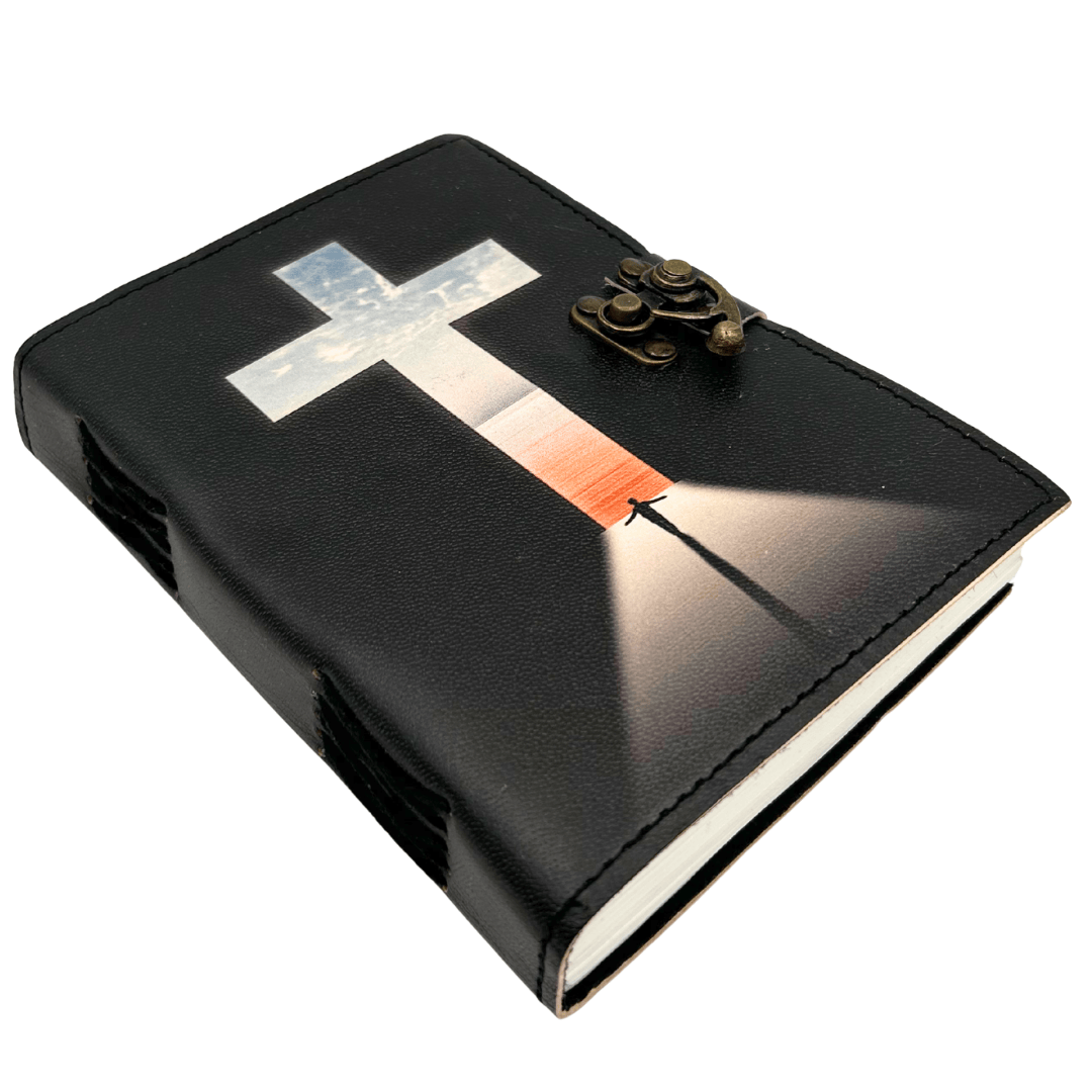 Leren notitieboek kruis religieus gebedenboek met gravure