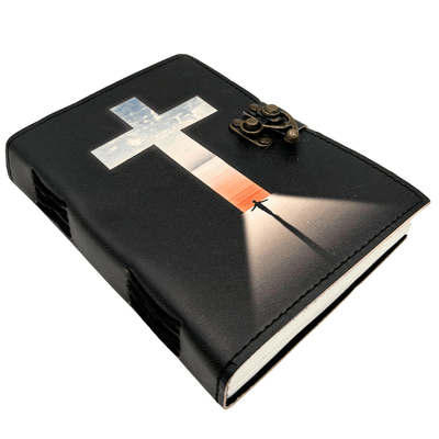 Leren notitieboek kruis religieus gebedenboek met gravure