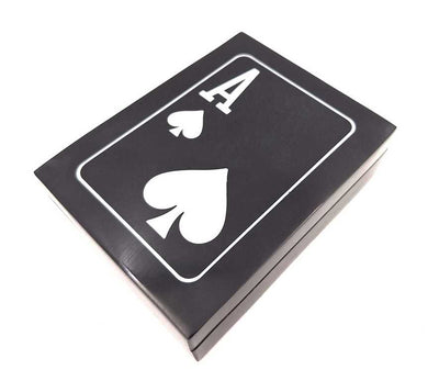 Elegante set speelkaarten met gepersonaliseerde gravure in een zwarte doos van hars en MDF