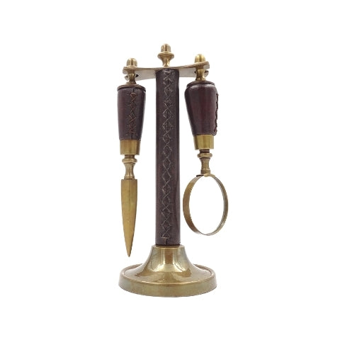 Bureauset met vergrootglas en briefopener MIS-0742 met mogelijkheid tot personalisatie door gravure, elegante leren bekleding, ideaal als cadeau, afmetingen: 18 x 7.5 x 3.5 cm (vergrootglas), 18 x 3.5 x 3.5 cm (mes)